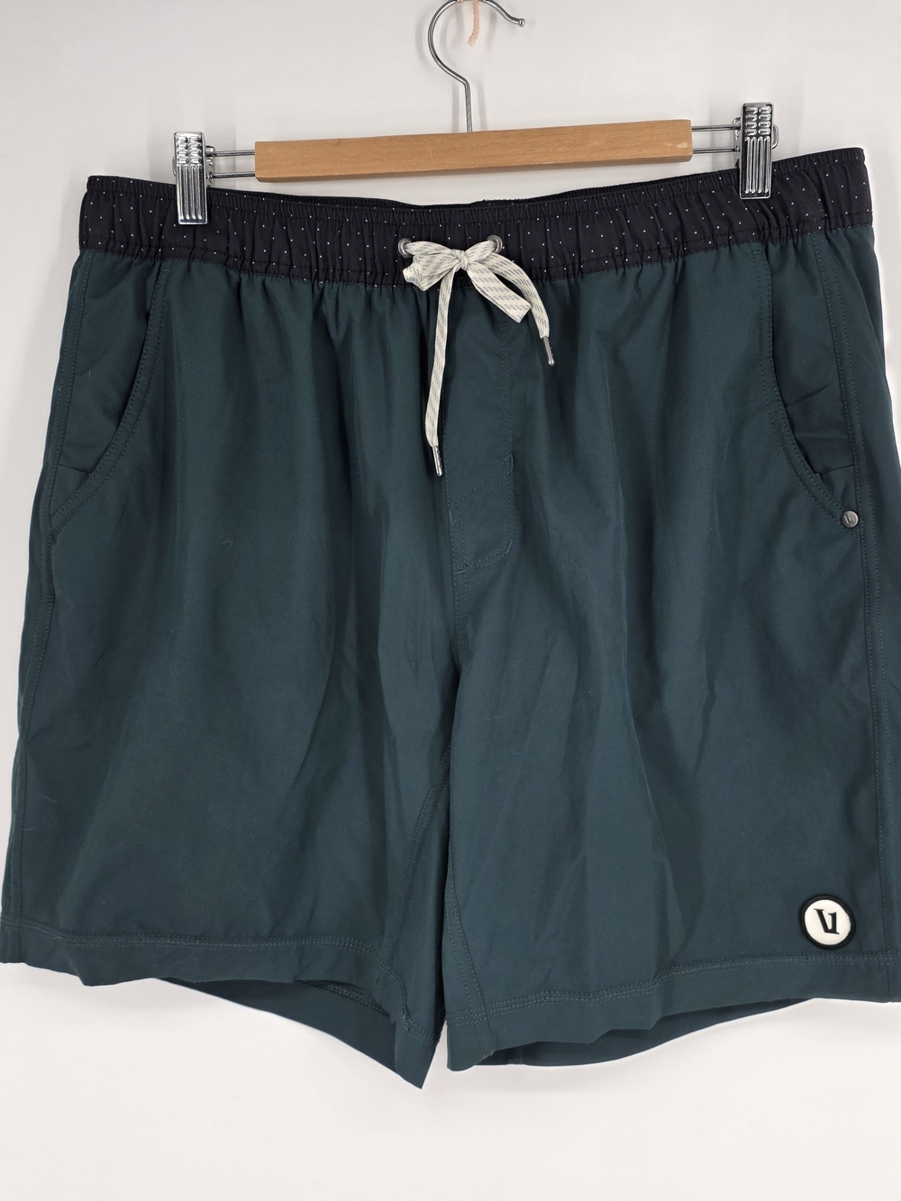 Mens Vuori Green Shorts XL
